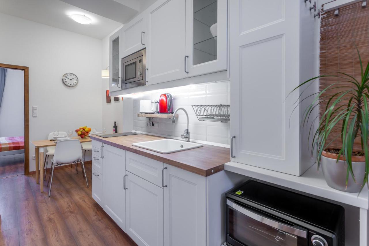 Central Avenue Apartment ブダペスト エクステリア 写真